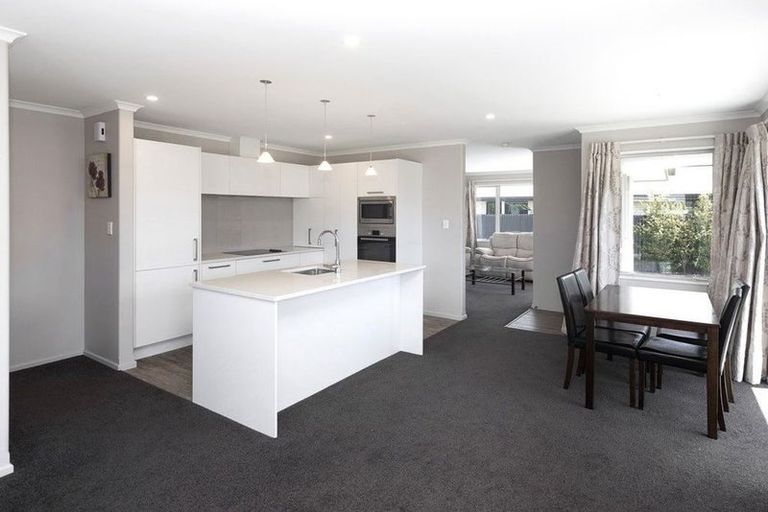 Photo of property in 215 Mairehau Road, Burwood, Christchurch, 8083