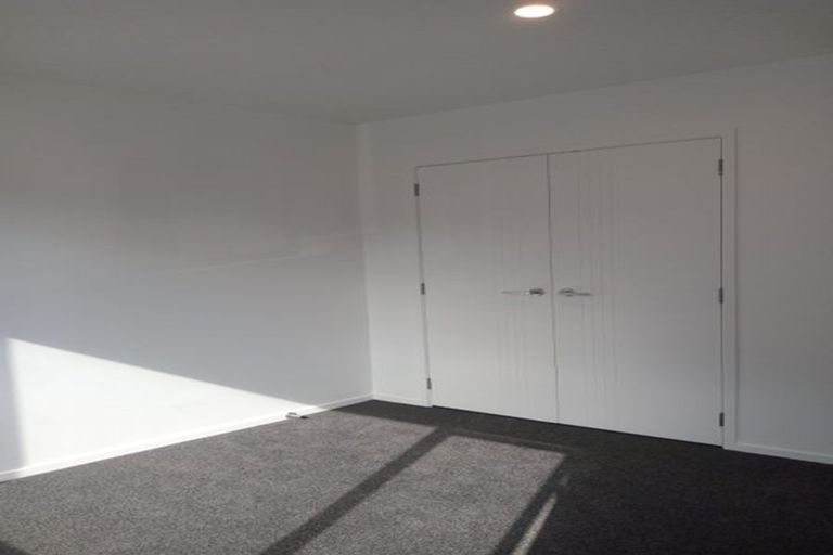 Photo of property in 216b Lake Road, Northcote, Auckland, 0627