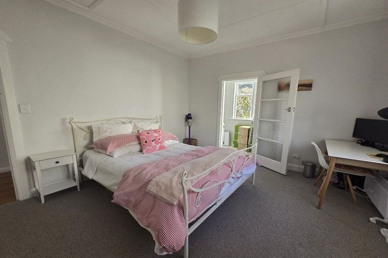 Photo of property in 202 The Parade, Island Bay, Wellington, 6023