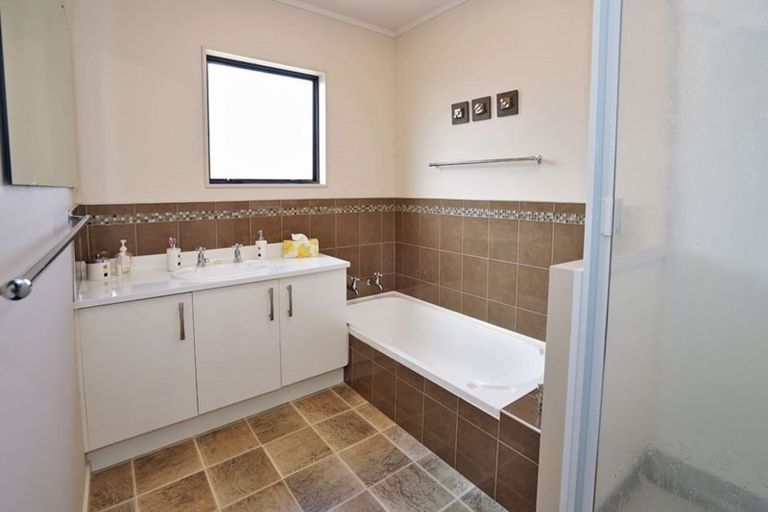 Photo of property in 8 Olwyn Green, Dinsdale, Hamilton, 3204