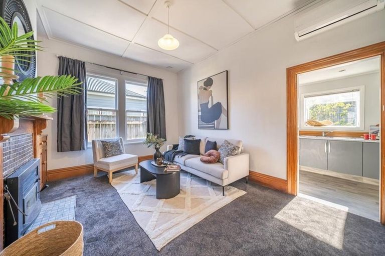 Photo of property in 35 Riddlers Crescent, Petone, Lower Hutt, 5012