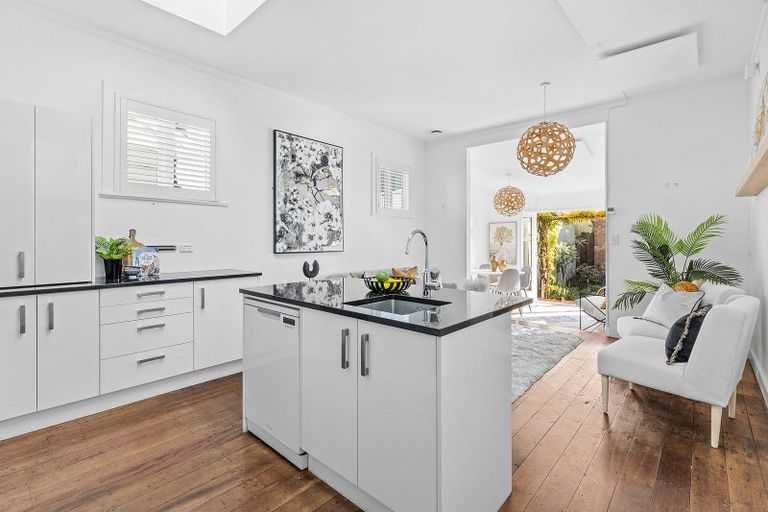 Photo of property in 109 Constable Street, Newtown, Wellington, 6021