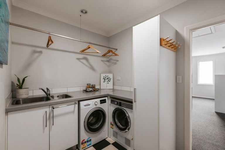 Photo of property in 40 Broadwater Close, Pyes Pa, Tauranga, 3112