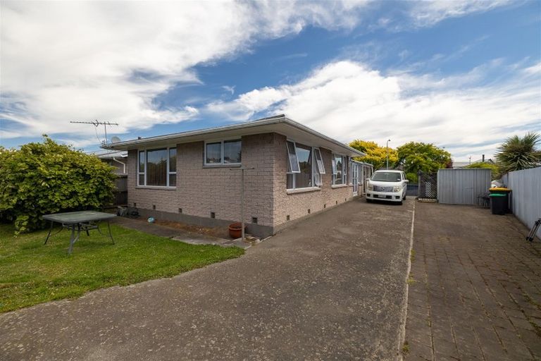 Photo of property in 33 Oriana Crescent, Hornby, Christchurch, 8042