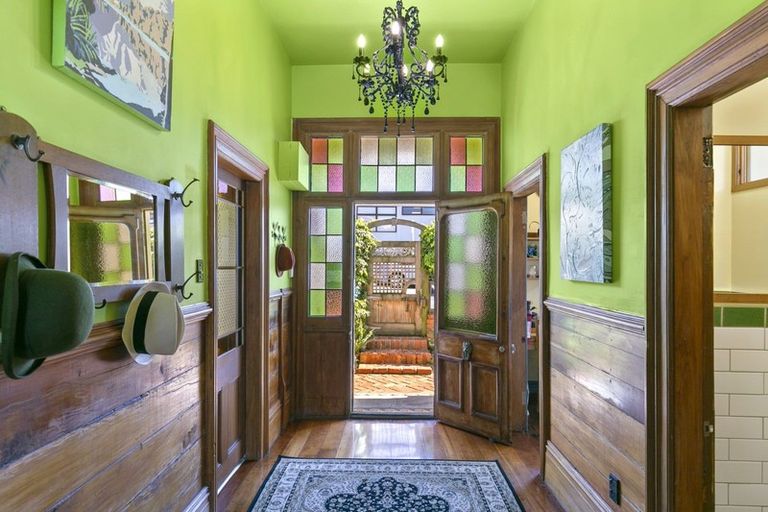 Photo of property in 115 Tasman Street, Mount Cook, Wellington, 6021