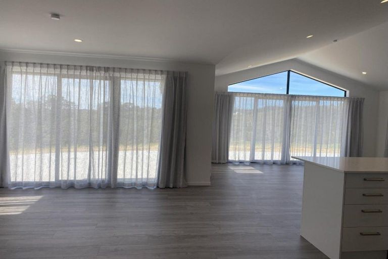 Photo of property in 350 Whitehills Road, Waitoki, Silverdale, 0994