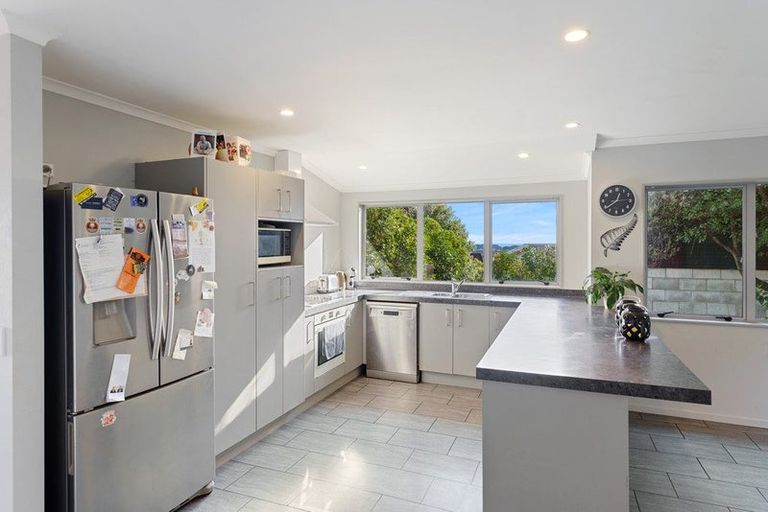 Photo of property in 5 Mohua Street, Waikanae, 5036