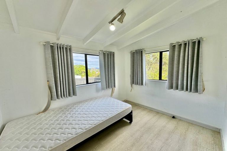 Photo of property in 2/16 Moxham Grove, Massey, Auckland, 0614