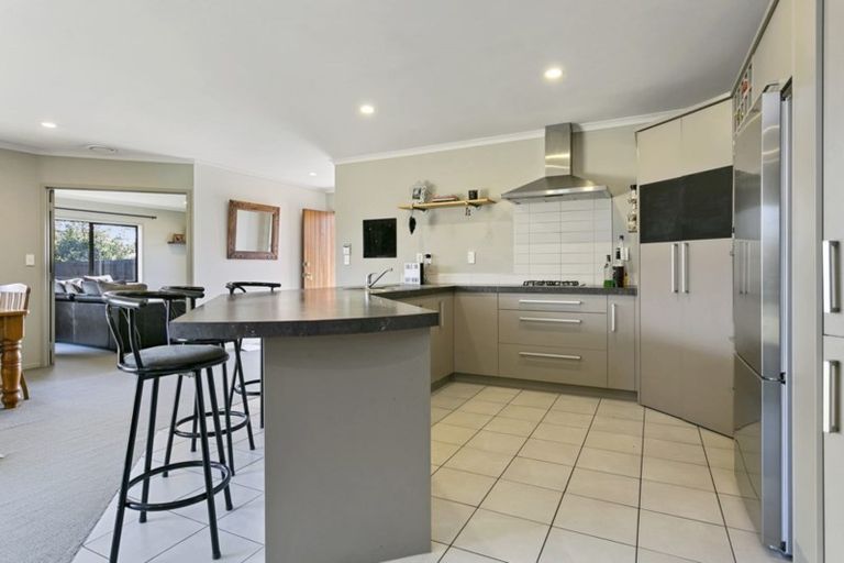 Photo of property in 24 Jasmine Place, Cambridge, 3434