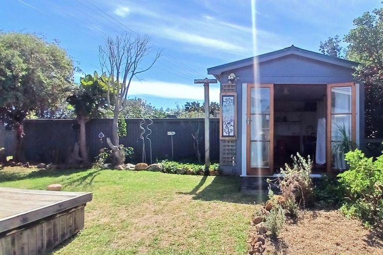Photo of property in 13 Bayly Street, Baylys Beach, Dargaville, 0377