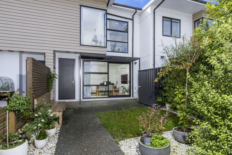 Photo of property in 36 Sidney Wallingford Way, Hobsonville, Auckland, 0616