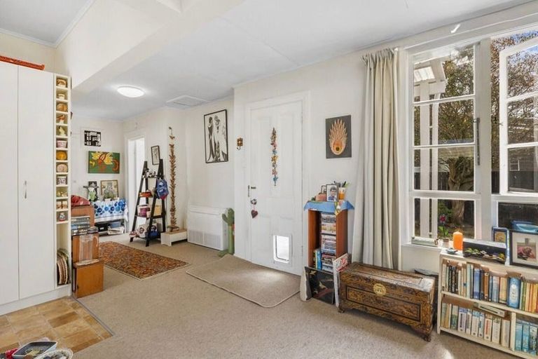 Photo of property in 23 Royal Crescent, Saint Kilda, Dunedin, 9012
