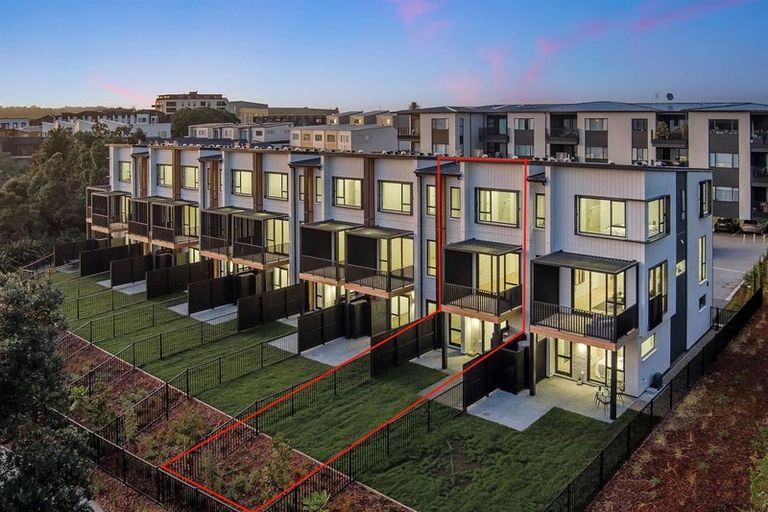 Photo of property in 20 Beach Road, Hobsonville, Auckland, 0616