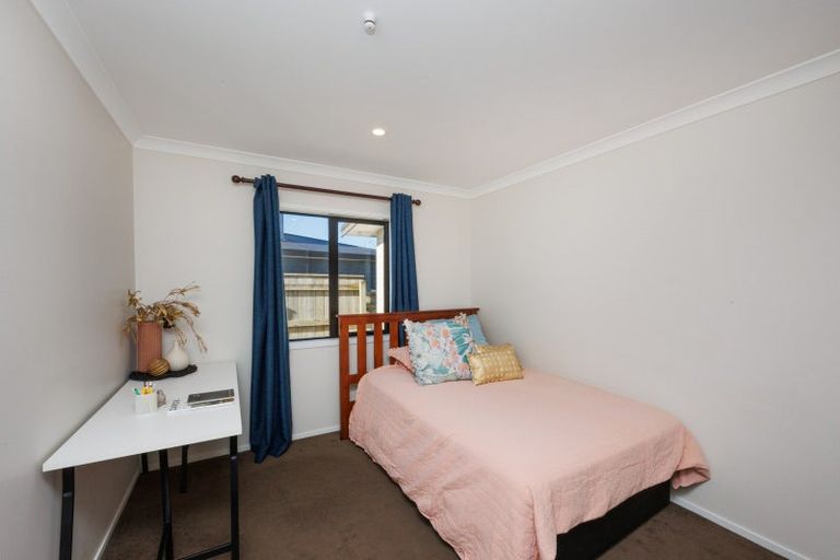 Photo of property in 4 Butler Place, Fitzherbert, Palmerston North, 4410