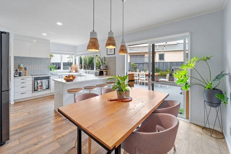 Photo of property in 287d Vipond Road, Stanmore Bay, Whangaparaoa, 0932