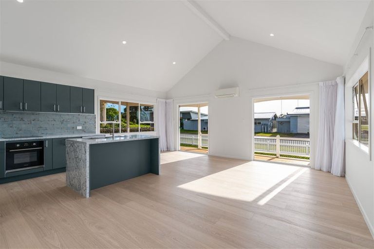 Photo of property in 2 Tokoroa Road, Tairua, 3508