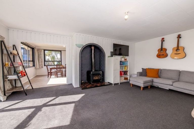 Photo of property in 25 Ngahue Crescent, Carters Beach, Westport, 7825