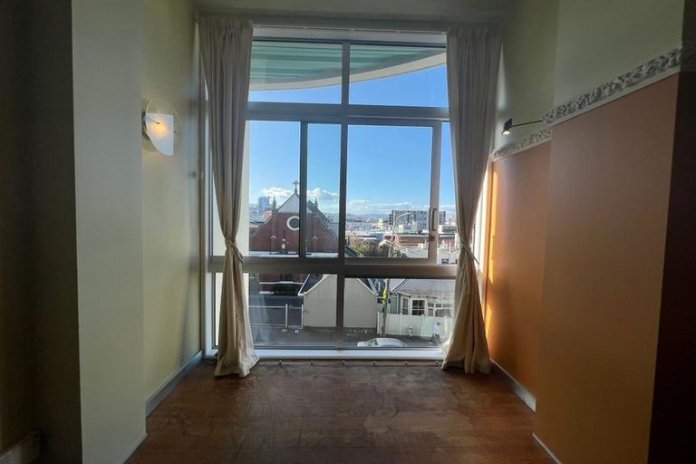 Photo of property in Qba Apartments, 2r/51 Webb Street, Mount Cook, Wellington, 6011