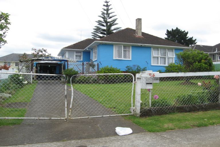 Photo of property in 54 Plumley Crescent, Mangere, Auckland, 2022