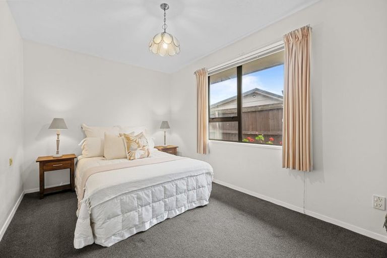 Photo of property in 2/1 Alvarez Place, Somerfield, Christchurch, 8024