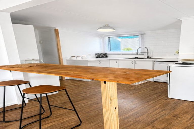 Photo of property in 16a Hall Place, Foxton Beach, Foxton, 4815