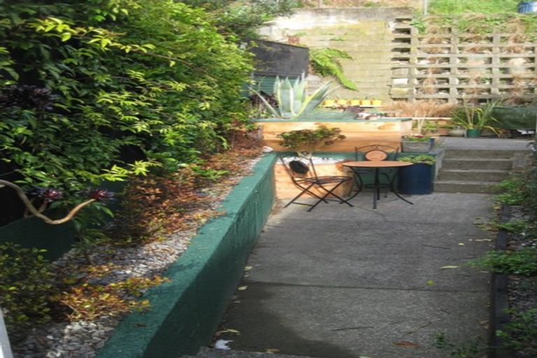 Photo of property in 41 Halifax Street, Kingston, Wellington, 6021