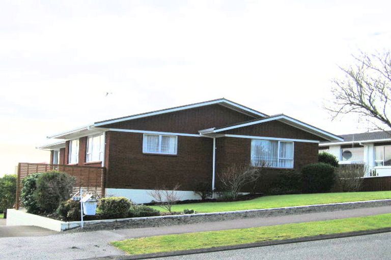 Photo of property in 22 Resthill Crescent, Glenview, Hamilton, 3206