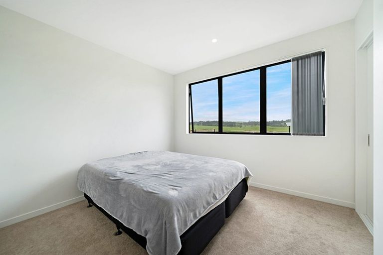 Photo of property in 90 Tarapuka Road, Westgate, Auckland, 0814