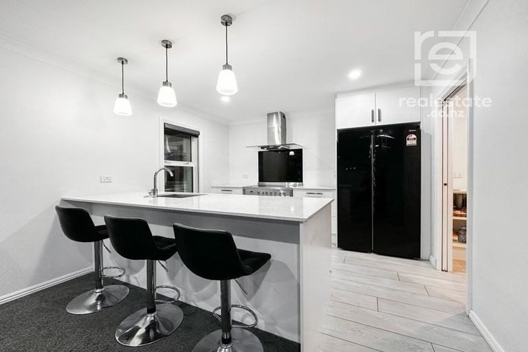 Photo of property in 8 Clonbunny Close, Rolleston, 7614