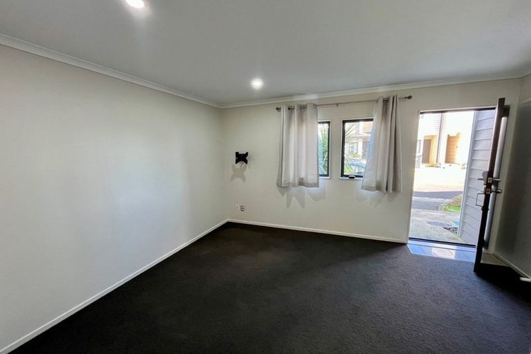 Photo of property in 7/4 Wallson Crescent, Wiri, Auckland, 2104