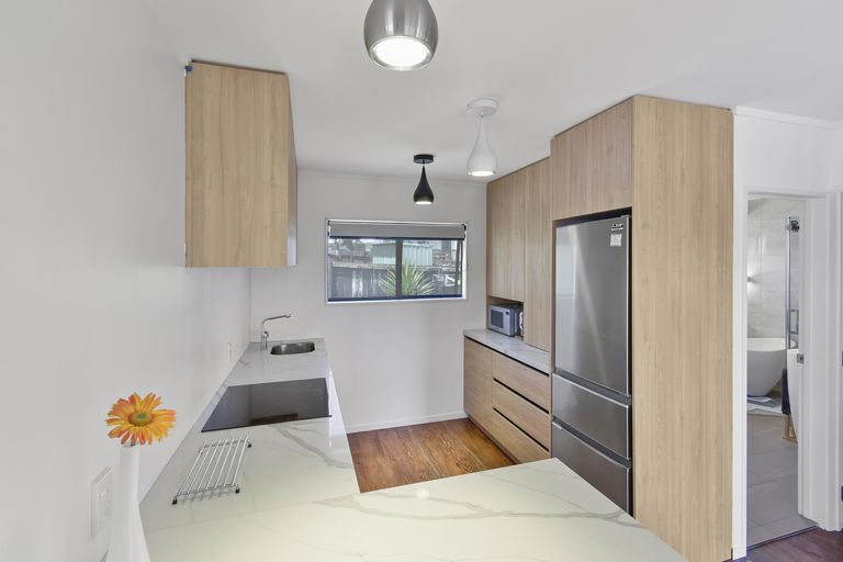 Photo of property in 1/8 Kimdale Place, Totara Heights, Auckland, 2105