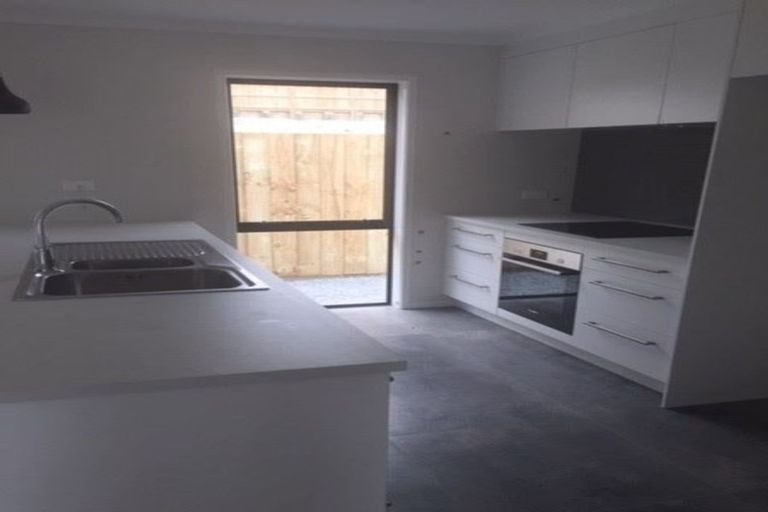 Photo of property in 310a Lakes Boulevard, Pyes Pa, Tauranga, 3112