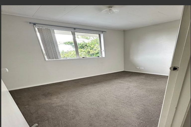 Photo of property in 21 Finn Place, Totara Vale, Auckland, 0629