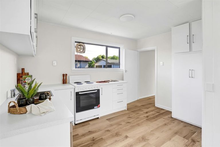Photo of property in 65 Mackworth Street, Woolston, Christchurch, 8062