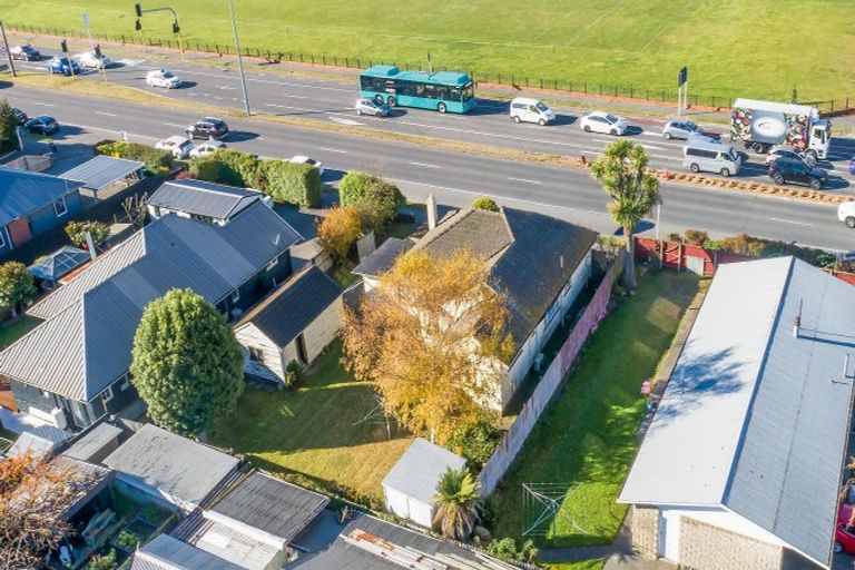 Photo of property in 193 Main North Road, Redwood, Christchurch, 8051