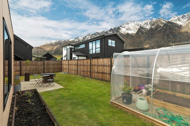 Photo of property in 12 Maize Street, Jacks Point, Queenstown, 9371