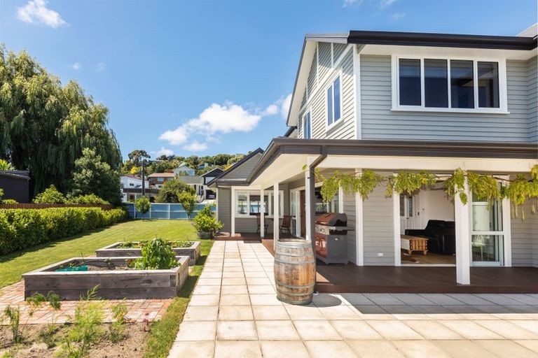 Photo of property in 141 Centaurus Road, Saint Martins, Christchurch, 8022