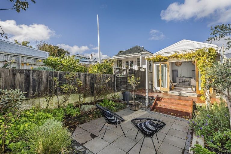 Photo of property in 109 Constable Street, Newtown, Wellington, 6021