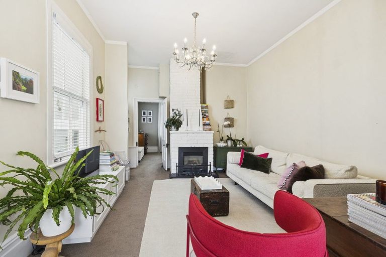 Photo of property in 10 Saint Mary Street, Thorndon, Wellington, 6011