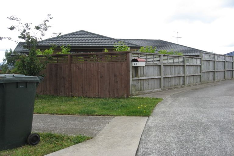 Photo of property in 19 Greig Place, Pukekohe, 2120