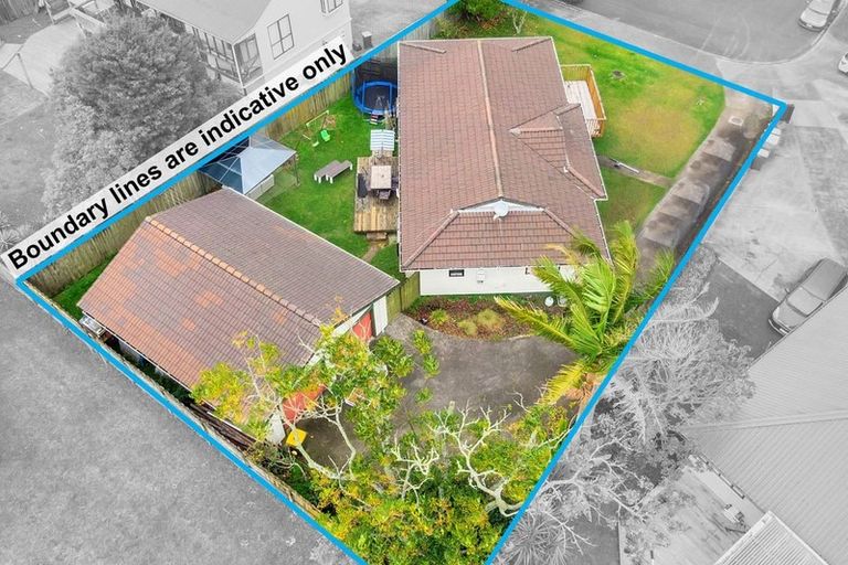 Photo of property in 21 Crosby Road, West Harbour, Auckland, 0618