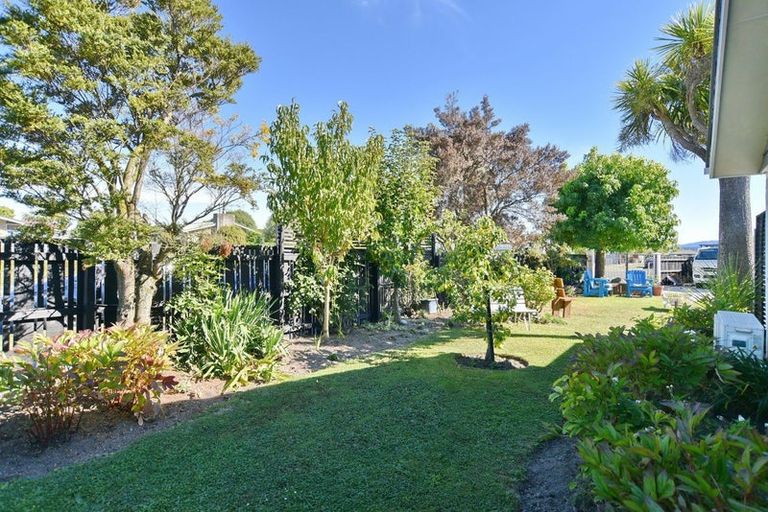Photo of property in 44 Geddis Street, Rangiora, 7400