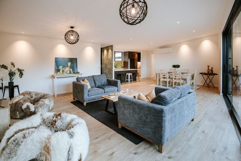 Photo of property in 13 Fern Burn Close, Wanaka, 9305