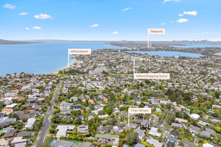 Photo of property in 7 Parr Terrace, Castor Bay, Auckland, 0620