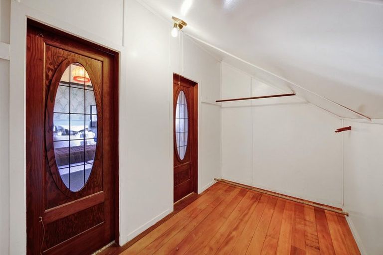 Photo of property in 4 Kitchener Terrace, Moturoa, New Plymouth, 4310