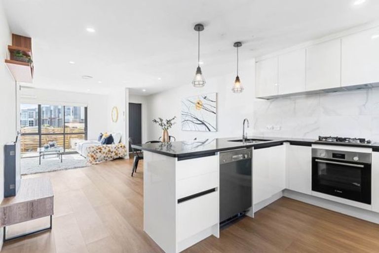 Photo of property in 39a Soaring Bird Drive, Takanini, 2112