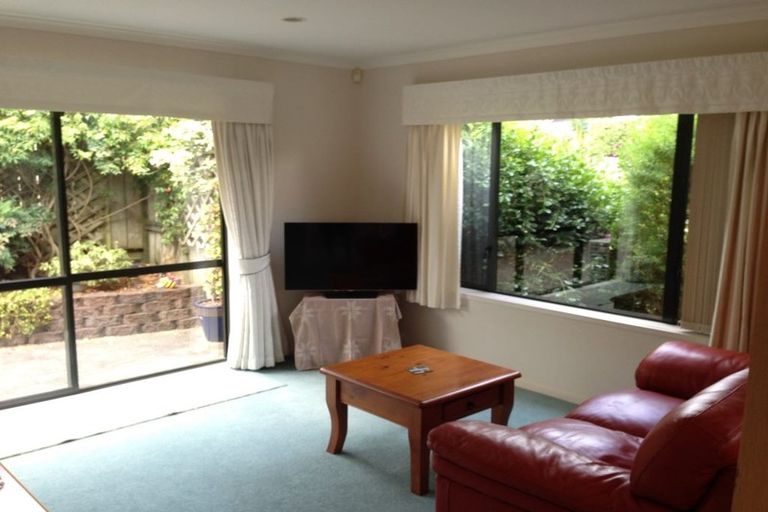 Photo of property in 71 Moyrus Crescent, East Tamaki Heights, Auckland, 2016