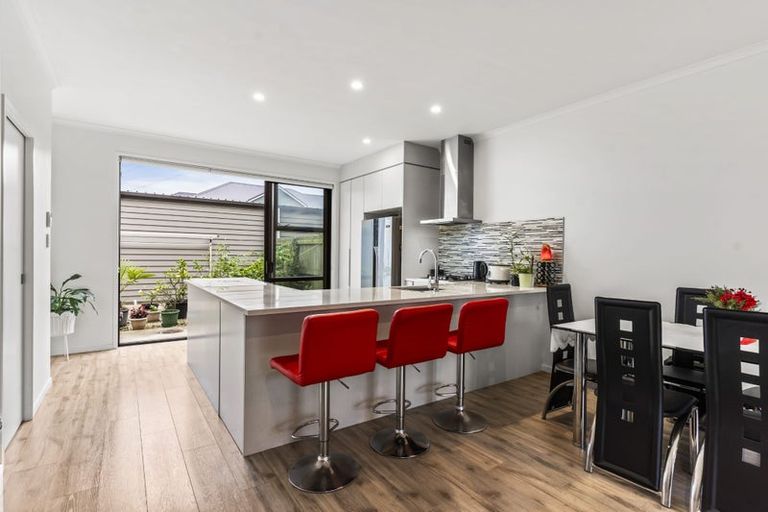 Photo of property in 20 Rere Close, Takanini, 2112