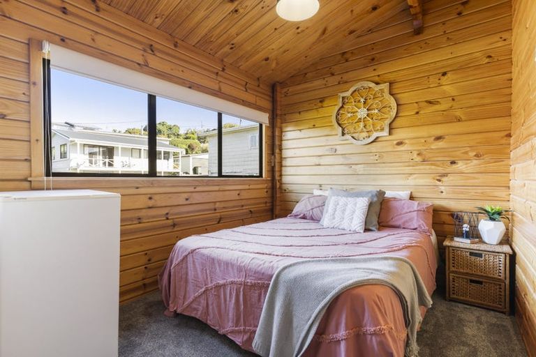 Photo of property in 33b Kauri Road, Stanmore Bay, Whangaparaoa, 0932