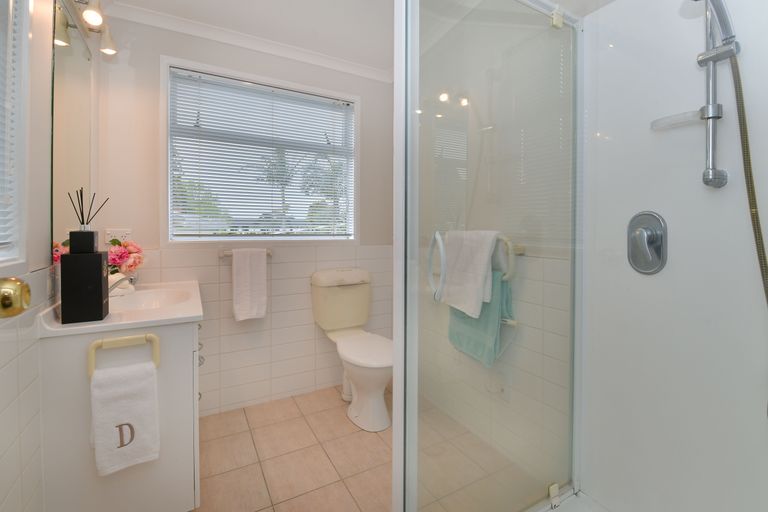 Photo of property in 57 Hatton Road, Orewa, 0931